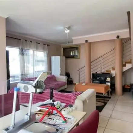 Image 2 - Jamestown Avenue, Crosby, Johannesburg, 2001, South Africa - Apartment for rent