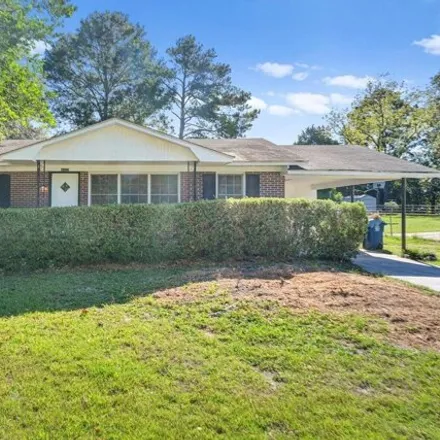 Rent this 3 bed house on 4326 Fairfax Drive in Macon, GA 31206