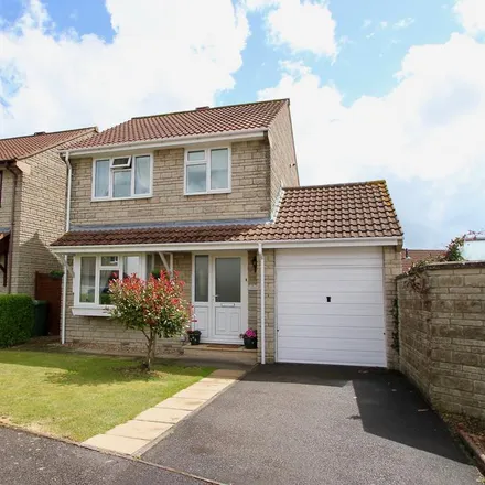 Rent this 3 bed house on Brookfield Way in Street, BA16 0UB