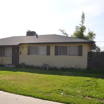 Buy this 3 bed house on 5032 East Oslin Avenue in Fresno, CA 93727