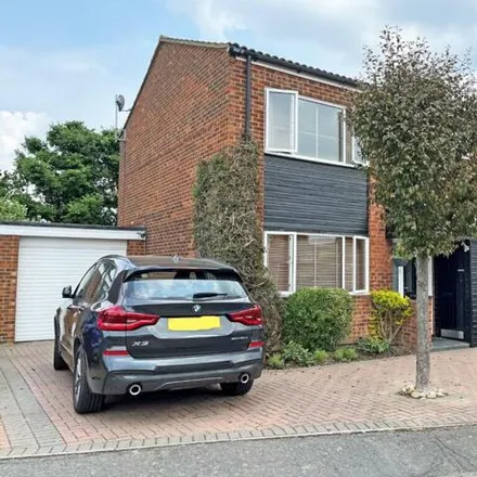 Image 1 - Gorleston Close, Stevenage, SG1 2JS, United Kingdom - Duplex for sale