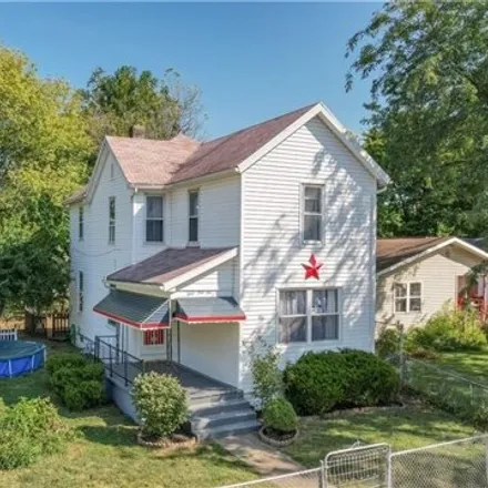 Buy this 3 bed house on 604 Elm Street in Springfield, OH 45503