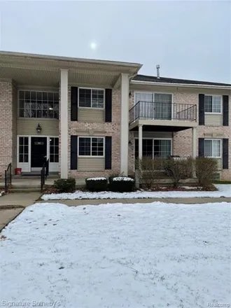 Rent this 2 bed condo on Ciao Italian Bistro in Orchard Lake Road, West Bloomfield Township
