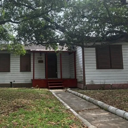 Buy this 3 bed house on 2493 Belton Street in Corpus Christi, TX 78416