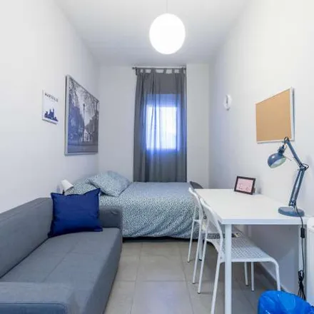 Rent this 5 bed apartment on Carrer de l'Almirall Cadarso in 37, 46005 Valencia