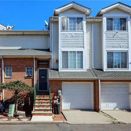 Buy this 3 bed house on 19 Timothy Court in New York, NY 10314