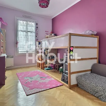 Rent this 4 bed apartment on 80 Avenue du Général Leclerc in 94700 Maisons-Alfort, France