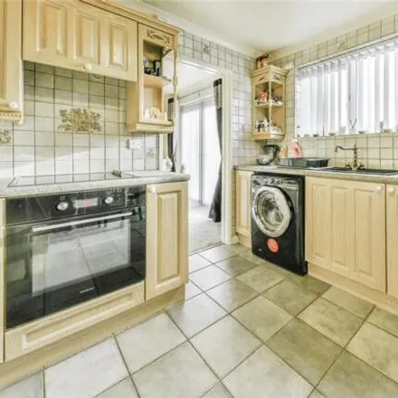 Image 5 - Leslie Close, Stevenage, SG2 9NB, United Kingdom - Townhouse for sale