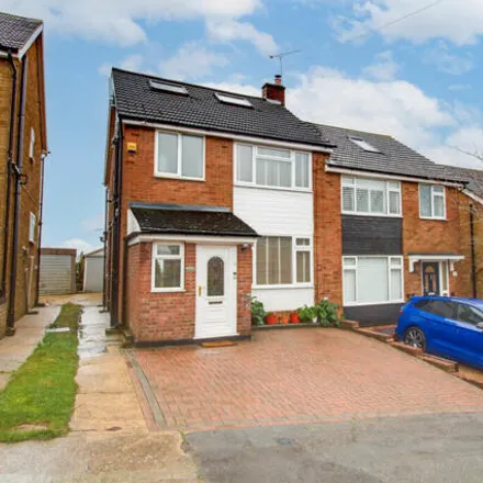 Buy this 3 bed duplex on Balmoral Close in Billericay, CM11 2LL