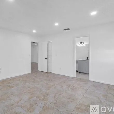 Image 9 - 1620 Granfern Ave, Unit 1620 - Townhouse for rent
