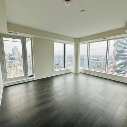Image 4 - 7 Yonge Street, Old Toronto, ON M5J 1J5, Canada - Apartment for rent