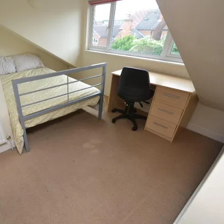 Image 4 - 15 Dagmar Grove, Beeston, NG9 2BH, United Kingdom - House for rent