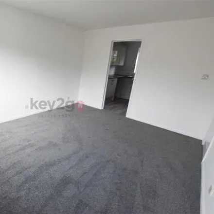 Image 8 - Westcroft Grove, Sheffield, S20 8EE, United Kingdom - Apartment for sale