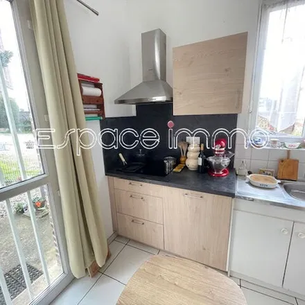 Image 5 - 2 Rue de la Ferme, 76960 Notre-Dame-de-Bondeville, France - Apartment for rent