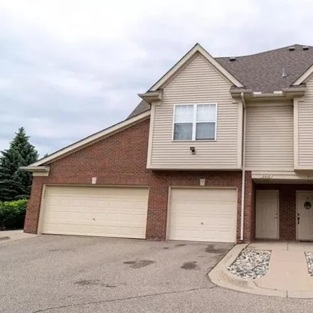 Image 2 - 8391 Heywood Circle, Sterling Heights, MI 48312, USA - Condo for rent