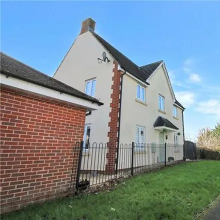 Buy this 3 bed house on Kingdom Crescent in Swindon, SN25 2NF