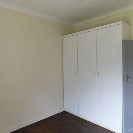 Image 3 - Persimmon Street, Malvern, Johannesburg, 2001, South Africa - Apartment for rent