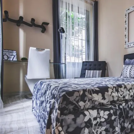 Rent this 8 bed room on Viale Sauro - Via Oldofredi in Viale Nazario Sauro, 20124 Milan MI