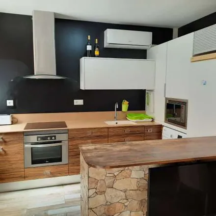 Rent this 3 bed apartment on Carrer del Vall de Laguar in 14, 46009 Valencia