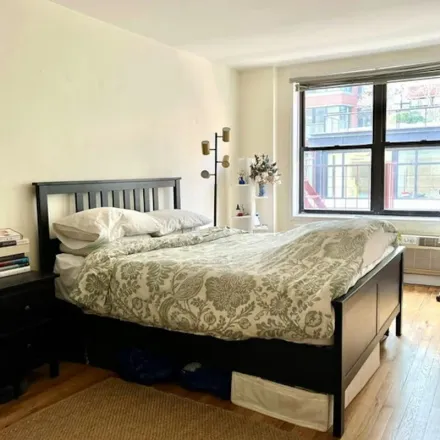 Image 2 - 171 Christopher Street, New York, NY 10014, USA - Townhouse for rent