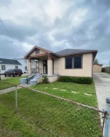 Buy this 3 bed house on 601 Eiseman Avenue in Walkertown, Marrero