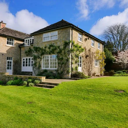 Rent this 6 bed house on Farmor's School in Fairford Park, Fairford