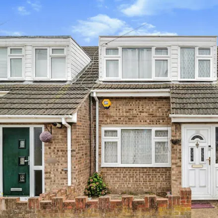 Buy this 3 bed townhouse on Clyde in East Tilbury, RM18 8RY