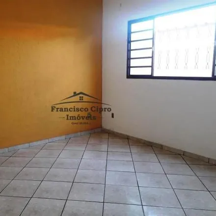 Buy this 2 bed house on Rua Tenente Argemiro Pereira Marcondes in Vila Nunes, Lorena - SP