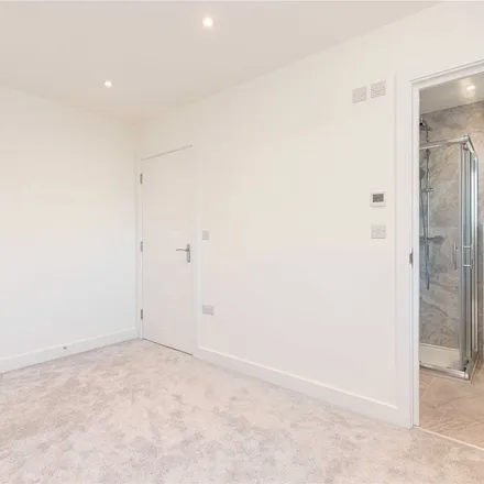 Rent this 1 bed apartment on Shoppenhangers Road in Maidenhead, SL6 2QE