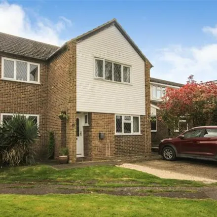 Buy this 4 bed house on Harrow Piece in Maulden, MK45 2DG