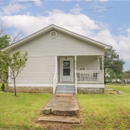 Buy this 2 bed house on 1195 Hickory Street in West Blocton, Bibb County