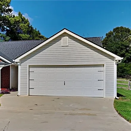 Buy this 3 bed house on 12 Edge Drive in Murphy Hills, Newton County