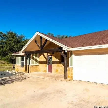 Image 3 - 44 River Bluff, Castroville, TX 78009, USA - Duplex for rent