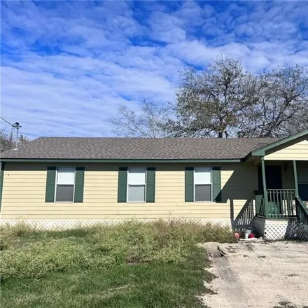 Buy this studio apartment on 119 Talley Street in Moody, McLennan County