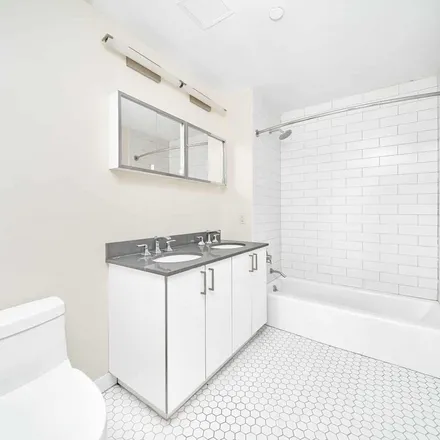 Image 3 - 2401 3rd Avenue, New York, NY 10451, USA - Apartment for rent