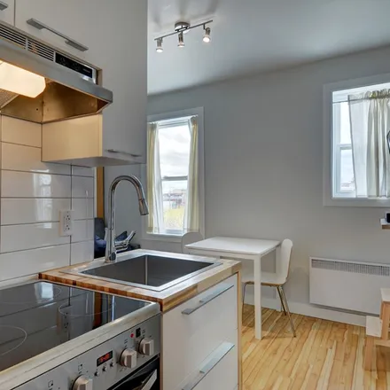 Rent this 1 bed apartment on Mathieu Performance in 5e Rue, Quebec
