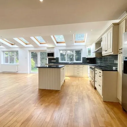 Rent this 6 bed apartment on 42 Athenaeum Road in Oakleigh Park, London
