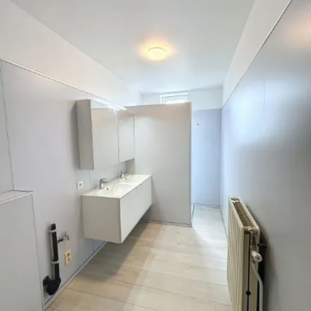 Rent this 2 bed apartment on Stormestraat 69 in 8790 Waregem, Belgium