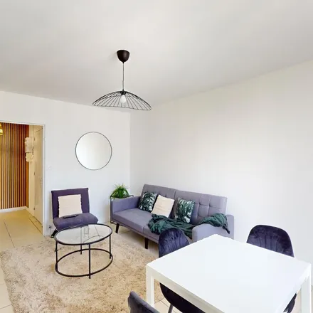 Rent this 3 bed apartment on 5 Place du Bois in 45100 Orléans, France