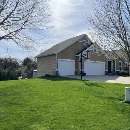Image 3 - 7490 Emerald Woods Drive Southeast, Gaines Charter Township, MI 49315, USA - House for sale