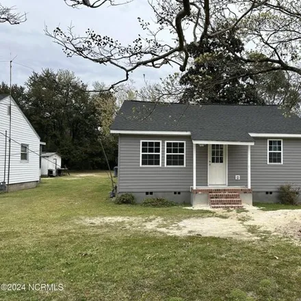 Buy this 2 bed house on 680 East Vance Street in Hammon Heights, Laurinburg