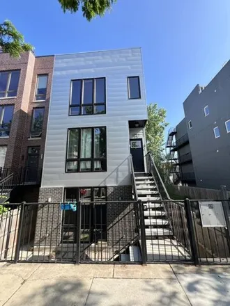 Buy this 3 bed condo on 1752 West Cullerton Street in Chicago, IL 60608