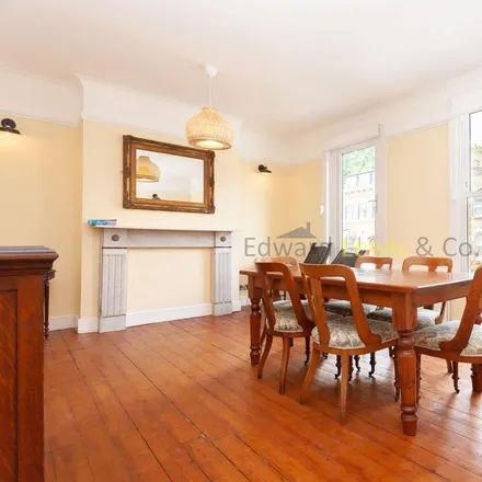 Rent this 2 bed apartment on Cazenove Road in London, N16 6BD