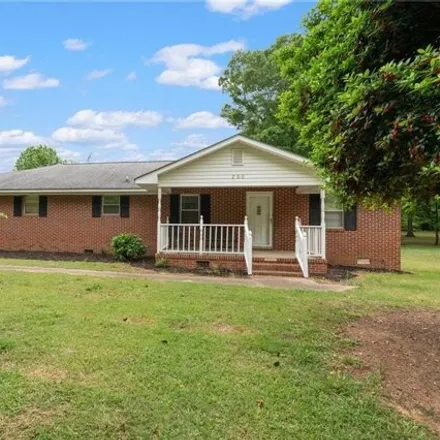 Image 2 - 200 Fairlane Drive, Carolina Springs, Anderson County, SC 29624, USA - House for sale