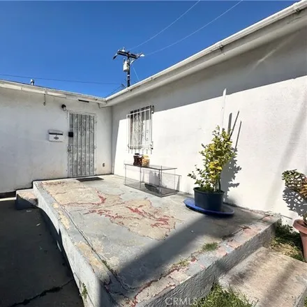 Buy this 6 bed house on Choices Cafe in East 10th Street, Long Beach