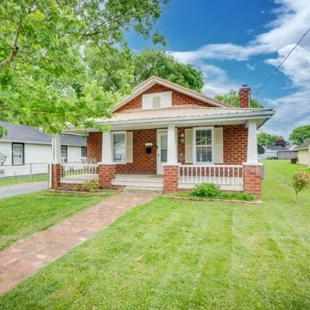 Buy this 3 bed house on 1753 Highland Street in Highland Park, Kingsport
