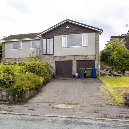 Rent this 3 bed house on Anne Crescent in Lenzie, G66 5HB
