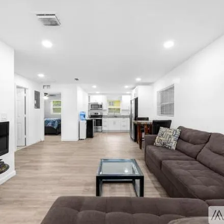 Image 1 - 1281 West 35th Street - House for rent