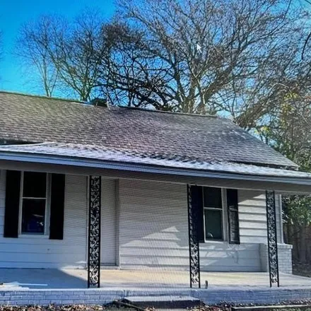 Buy this 3 bed house on 3552 Hazelwood Avenue in Memphis, TN 38122