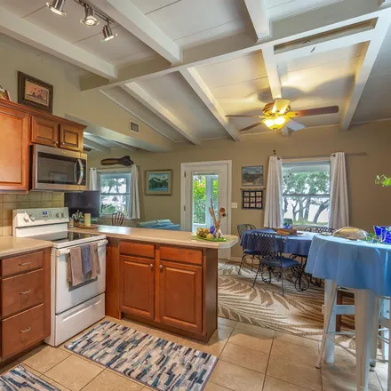 Image 5 - 613 Mariner Circle, Sun N Sand Beaches, Franklin County, FL 32346, USA - House for sale